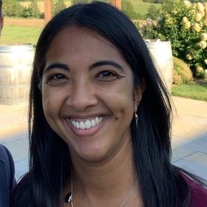 Meet your Posher, Mia